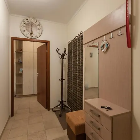 Arteon, Drustur Apartment Golden Sands